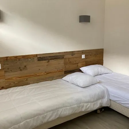 Nature, Ideal 3 Couples Or 2 Couples With Children Apartment *